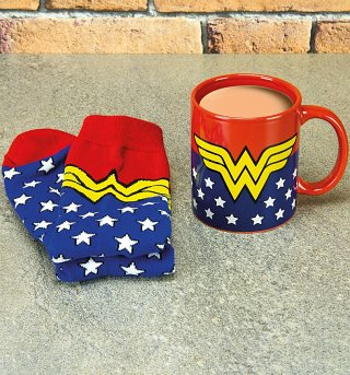 DC Comics Wonder Woman Mug and Socks Set DC Comics Wonder Woman Mug and Socks Set