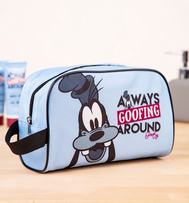 Disney Goofy Wash Bag Gift Set from Mad Beauty Disney Goofy Wash Bag Gift Set from Mad Beauty