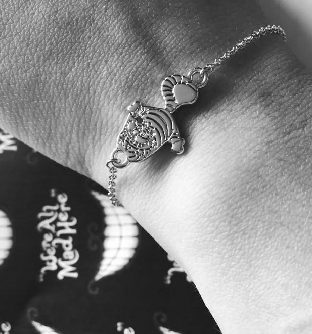 White Gold Plated Alice In Wonderland Cheshire Cat Bracelet from Disney Couture White Gold Plated Alice In Wonderland Cheshire Cat Bracelet from Disney Couture