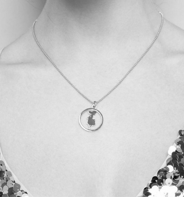 White Gold Plated Alice In Wonderland Silhouette Necklace from Disney Couture White Gold Plated Alice In Wonderland Silhouette Necklace from Disney Couture